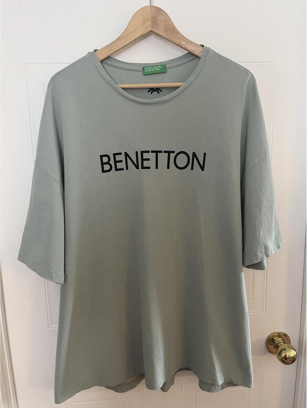 # 210 United colours of Benetton logo T-Shirt